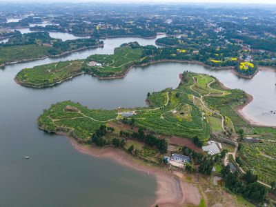 “巨龙”畅游书房坝