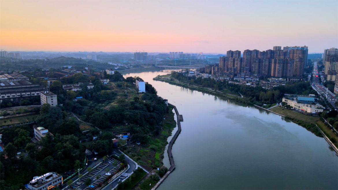 沱江漫舞甜城梦，碧水长吟内江情