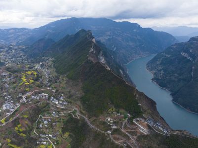 登龙峰碧波