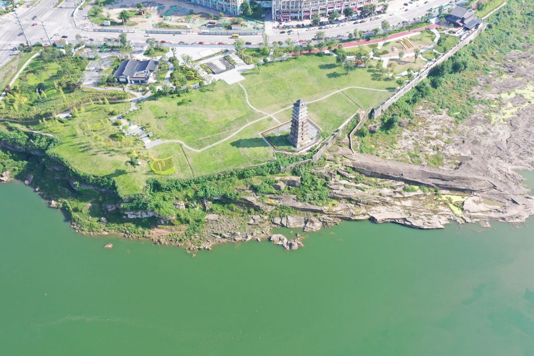 镇河之塔白塔公园