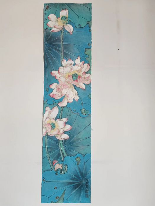 翠细红䄂水中央