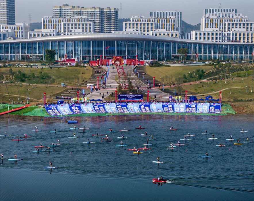 雁溪湖上千浆过