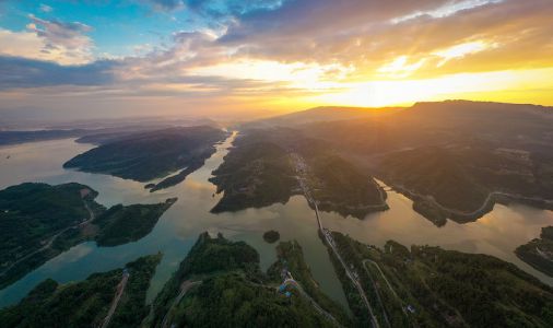 晚霞映照汝溪河