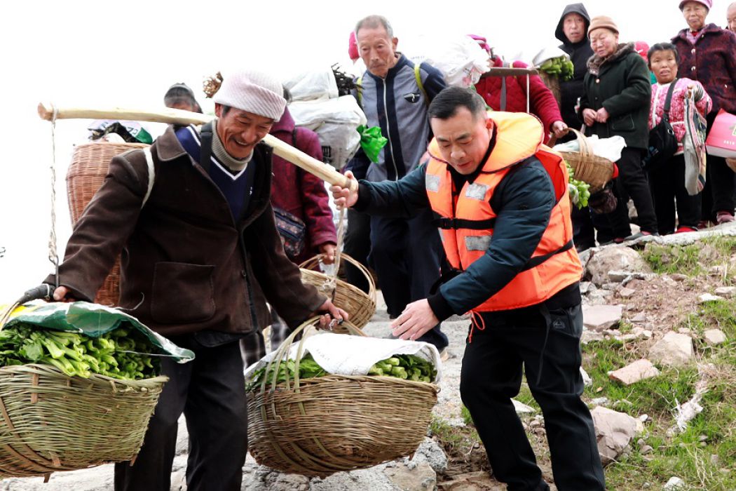 “中国好人”秦大益：爱洒长江 情系乡亲