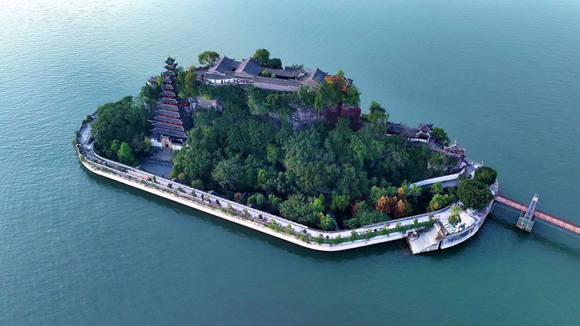 “江上明珠”石宝寨